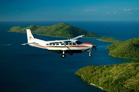 Reef And Island Scenic Flight From Airlie Beach - Accommodation Sunshine Coast 3