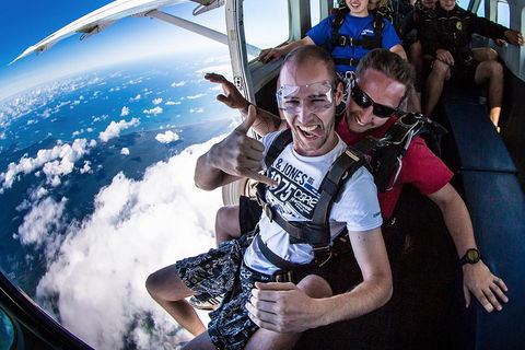 Reef And Rainforest Tandem Sky Dive In Cairns - Accommodation Sunshine Coast 2