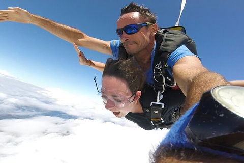 Reef And Rainforest Tandem Sky Dive In Cairns - Accommodation Sunshine Coast 4