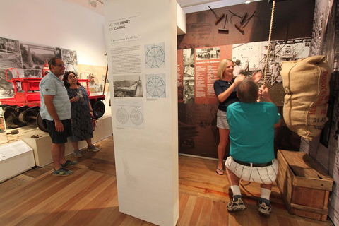 Cairns Aquarium And Small Group City Sightseeing Tour - Accommodation Sunshine Coast 1